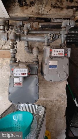 669 LONG LN, Upper Darby, PA 19082