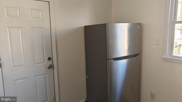 669 LONG LN, Upper Darby, PA 19082