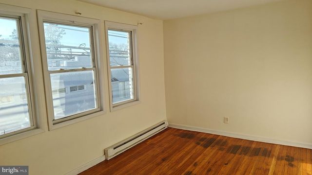 669 LONG LN, Upper Darby, PA 19082