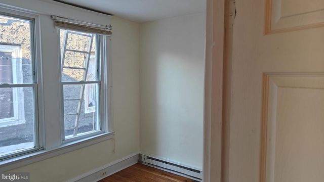 669 LONG LN, Upper Darby, PA 19082