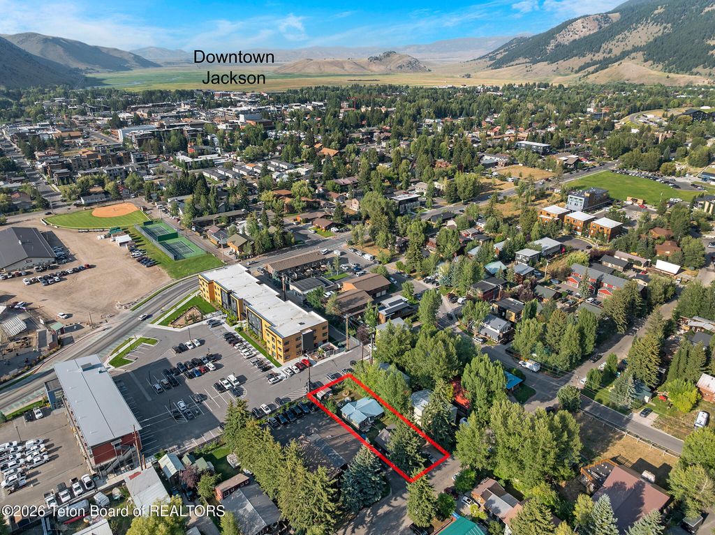 235-237 ASPEN Drive, Jackson, WY 83001 photo 2