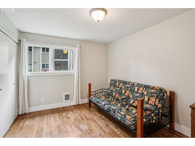 6610 Sw TERRI Ct 10, Portland, OR 97225