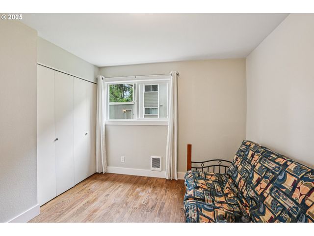 6610 Sw TERRI Ct 10, Portland, OR 97225