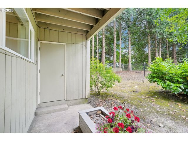 6610 Sw TERRI Ct 10, Portland, OR 97225
