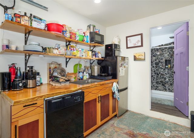 1034 W Spruce Street, Port Angeles, WA 98363