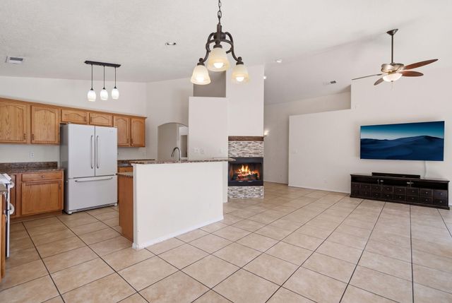 10259 Country Meadows Drive NW, Albuquerque, NM 87114