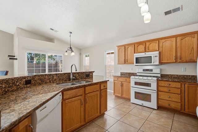 10259 Country Meadows Drive NW, Albuquerque, NM 87114