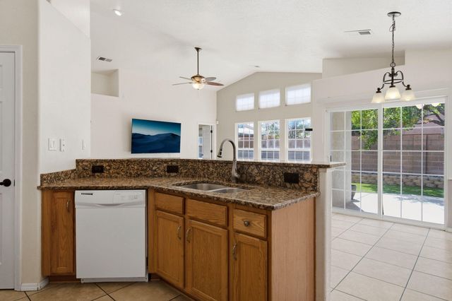 10259 Country Meadows Drive NW, Albuquerque, NM 87114