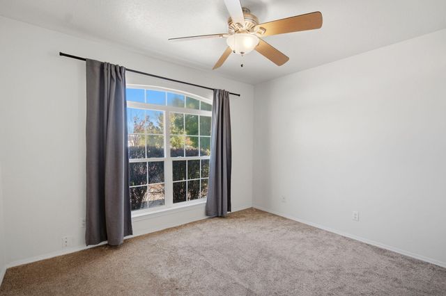 10259 Country Meadows Drive NW, Albuquerque, NM 87114