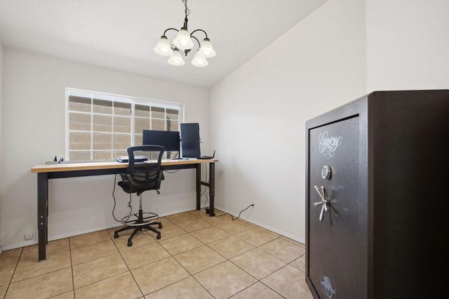 10259 Country Meadows Drive NW, Albuquerque, NM 87114