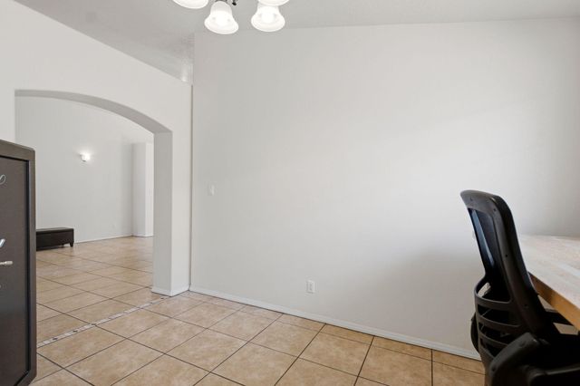 10259 Country Meadows Drive NW, Albuquerque, NM 87114