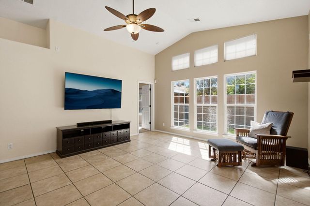 10259 Country Meadows Drive NW, Albuquerque, NM 87114