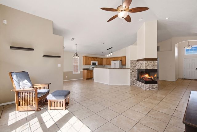 10259 Country Meadows Drive NW, Albuquerque, NM 87114