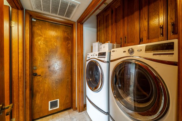 4121 W Grove Court, Visalia, CA 93291