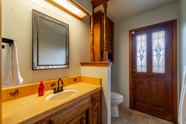 4121 W Grove Court, Visalia, CA 93291