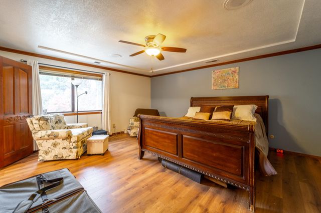 4121 W Grove Court, Visalia, CA 93291