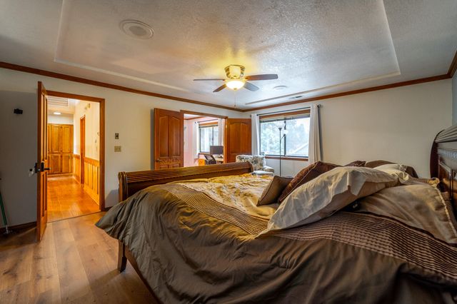 4121 W Grove Court, Visalia, CA 93291