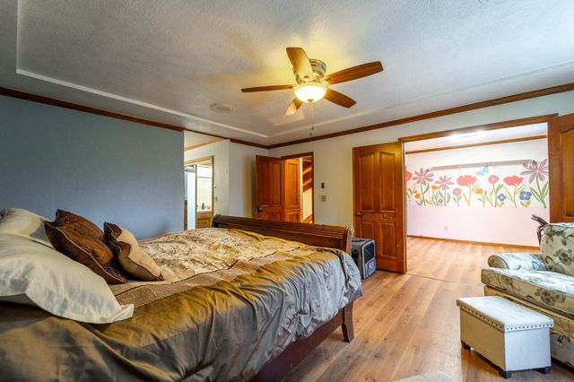 4121 W Grove Court, Visalia, CA 93291