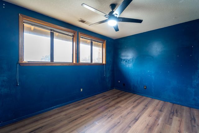 4121 W Grove Court, Visalia, CA 93291