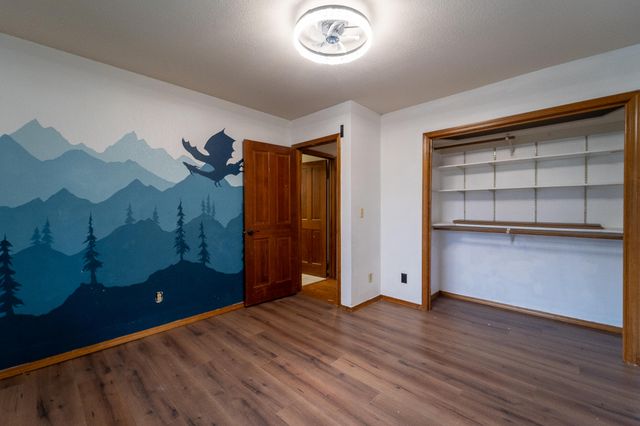 4121 W Grove Court, Visalia, CA 93291