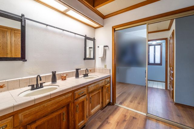 4121 W Grove Court, Visalia, CA 93291