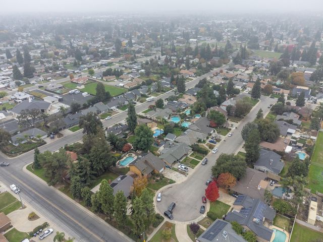 4121 W Grove Court, Visalia, CA 93291