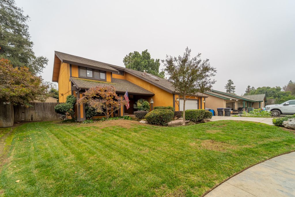 4121 W Grove Court, Visalia, CA 93291