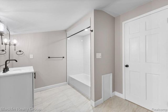 1415 John R Road, Rochester Hills, MI 48307