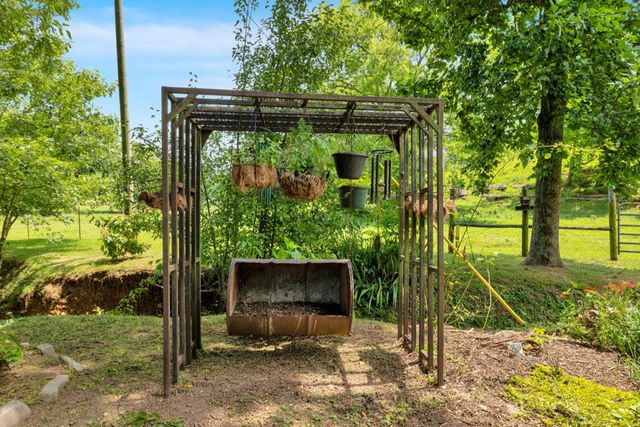 15085 Columbia Hwy, Lynnville, TN 38472