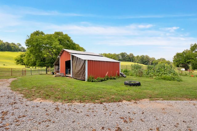 15085 Columbia Hwy, Lynnville, TN 38472