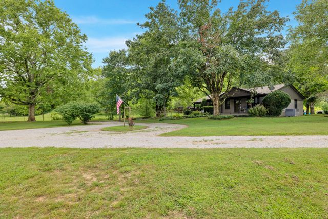 15085 Columbia Hwy, Lynnville, TN 38472