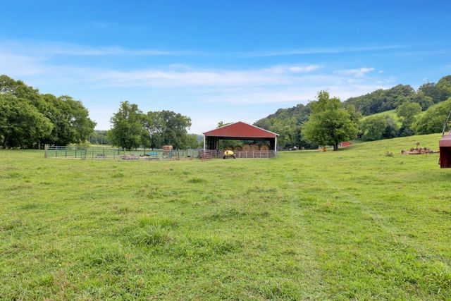 15085 Columbia Hwy, Lynnville, TN 38472