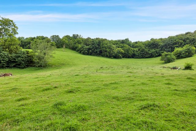 15085 Columbia Hwy, Lynnville, TN 38472