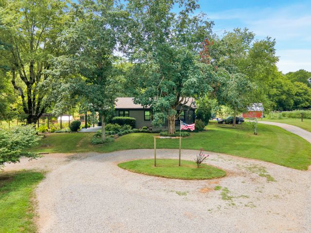 15085 Columbia Hwy, Lynnville, TN 38472