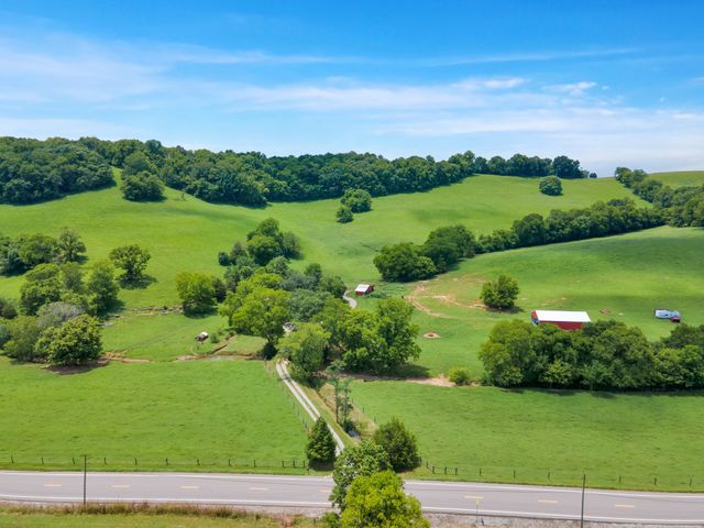 15085 Columbia Hwy, Lynnville, TN 38472