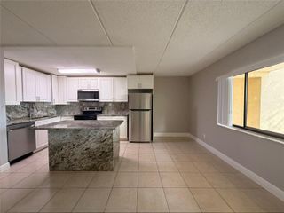 105 Meadows Cir 105, Boynton Beach, FL 33436