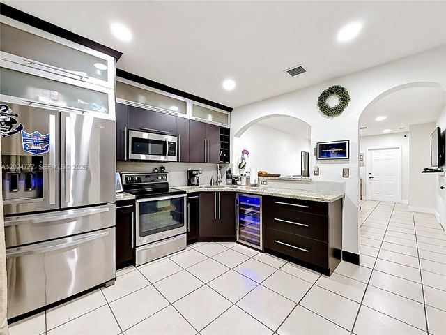 7699 W 36th Avenue 1, Hialeah, FL 33018