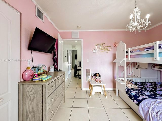 7699 W 36th Avenue 1, Hialeah, FL 33018