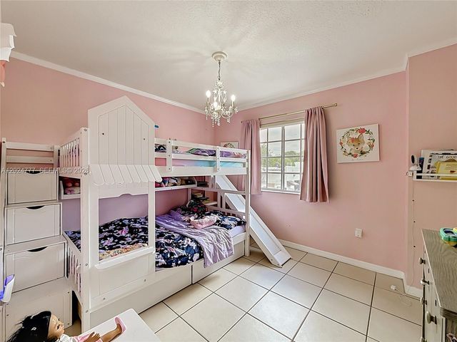 7699 W 36th Avenue 1, Hialeah, FL 33018