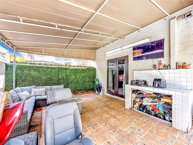7699 W 36th Avenue 1, Hialeah, FL 33018