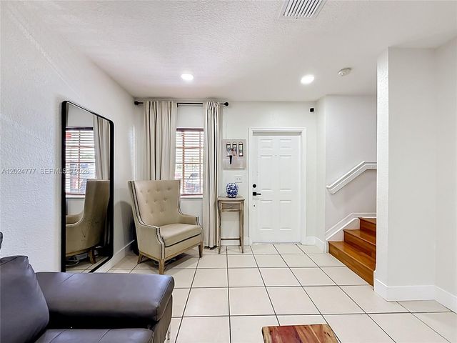 7699 W 36th Avenue 1, Hialeah, FL 33018