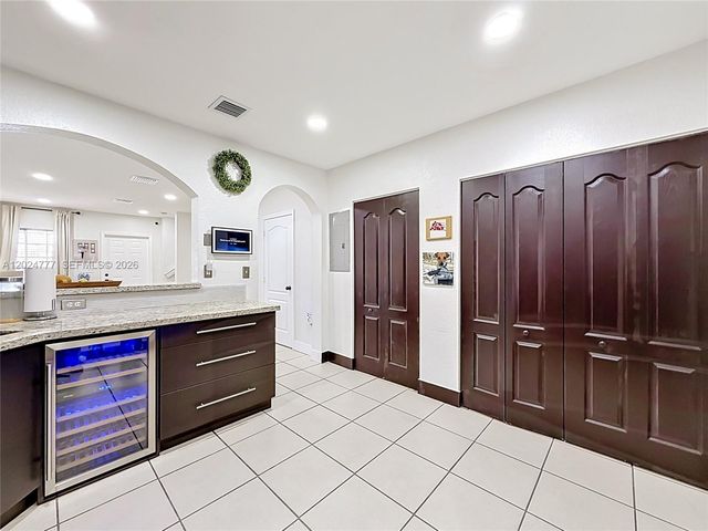 7699 W 36th Avenue 1, Hialeah, FL 33018