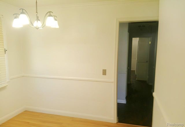 433 Crestview Street, Flushing, MI 48433