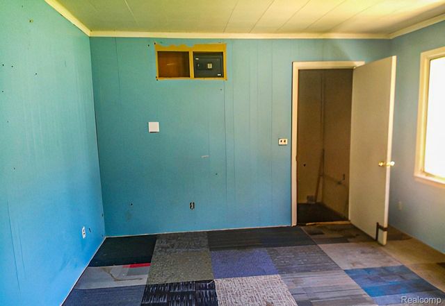 433 Crestview Street, Flushing, MI 48433