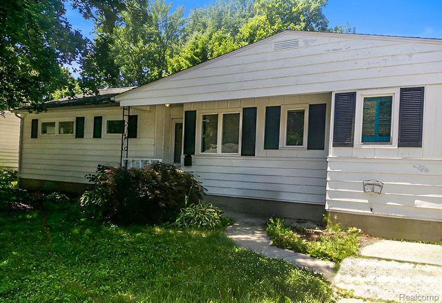 433 Crestview Street, Flushing, MI 48433