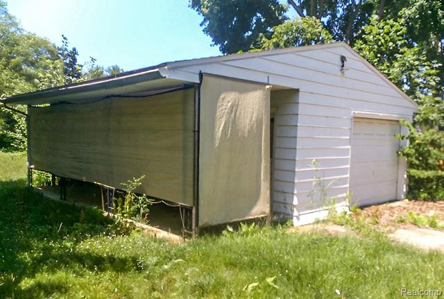 433 Crestview Street, Flushing, MI 48433