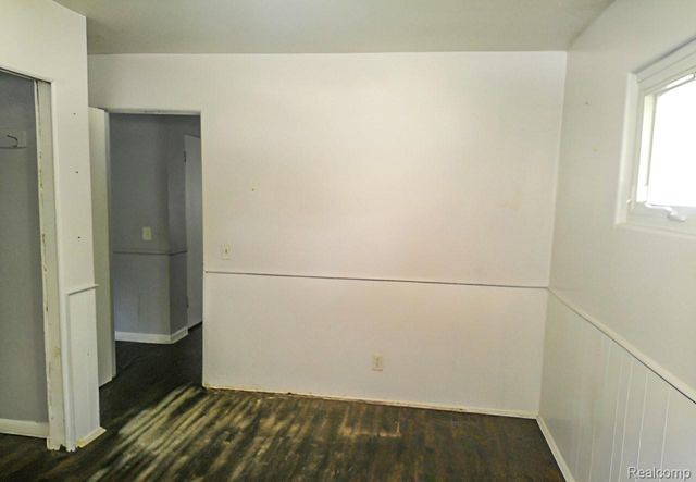433 Crestview Street, Flushing, MI 48433