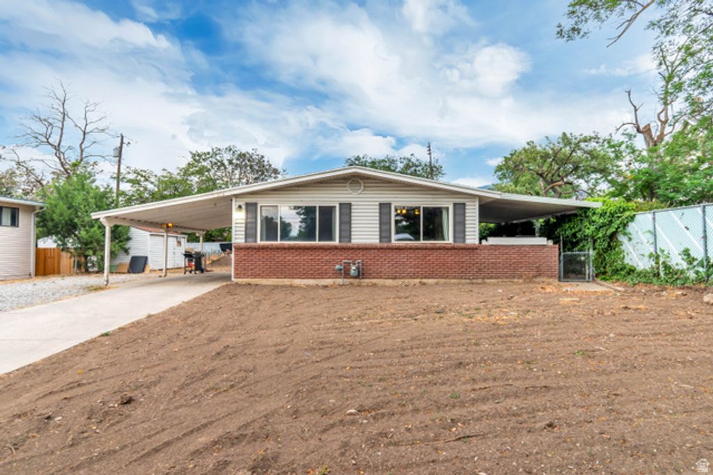 512 N 100 E, Tooele, UT 84074 — exterior