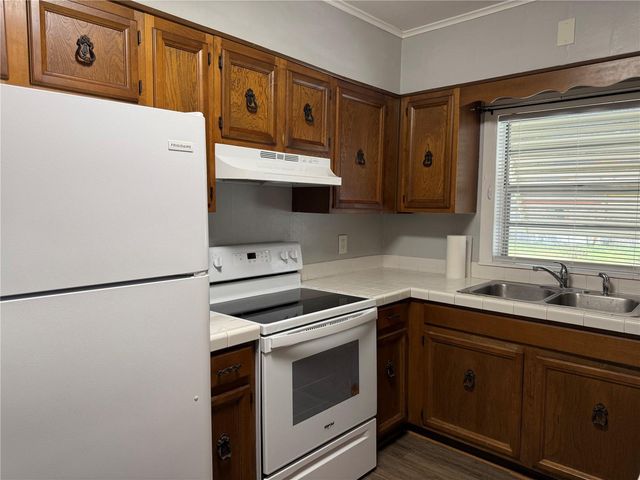 5441 18TH STREET, Zephyrhills, FL 33542