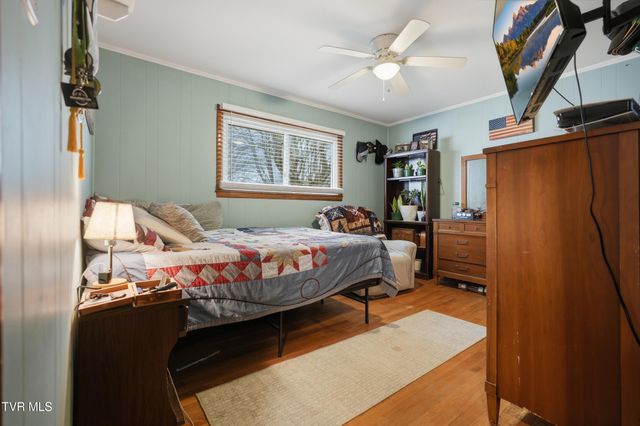 23176 Marys Chapel Road, Bristol, VA 24202